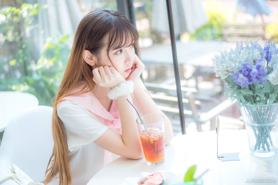 “出事儿了？”副统领眉头一皱，对于同龄的话没有任何怀疑，因为他很清楚，自家这位统领的嗅觉甚至比许多野兽都敏锐。